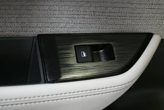 Used 2023 Nissan Rogue SV FWD image 50
