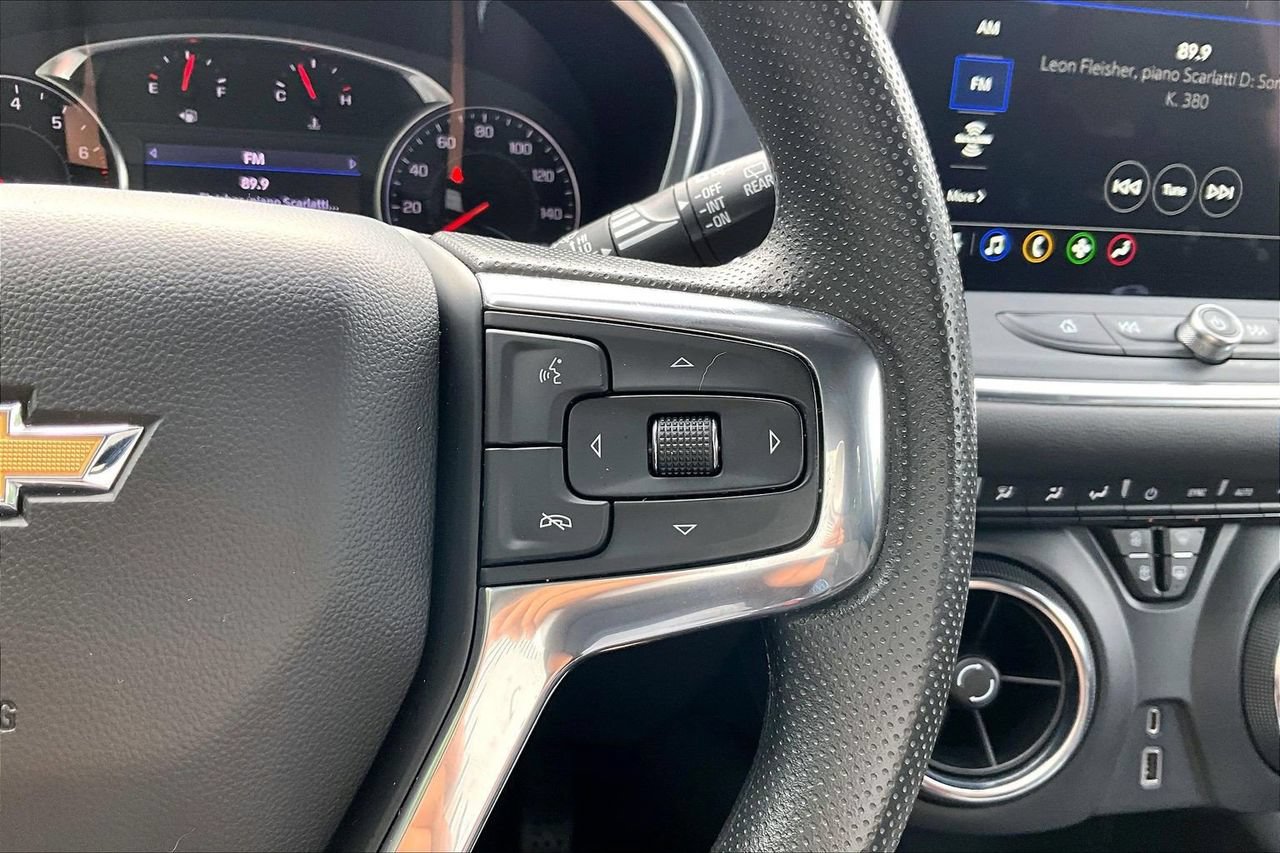 Used 2023 Chevrolet Blazer LT w/ Midnight/Sport Edition FWD image 28