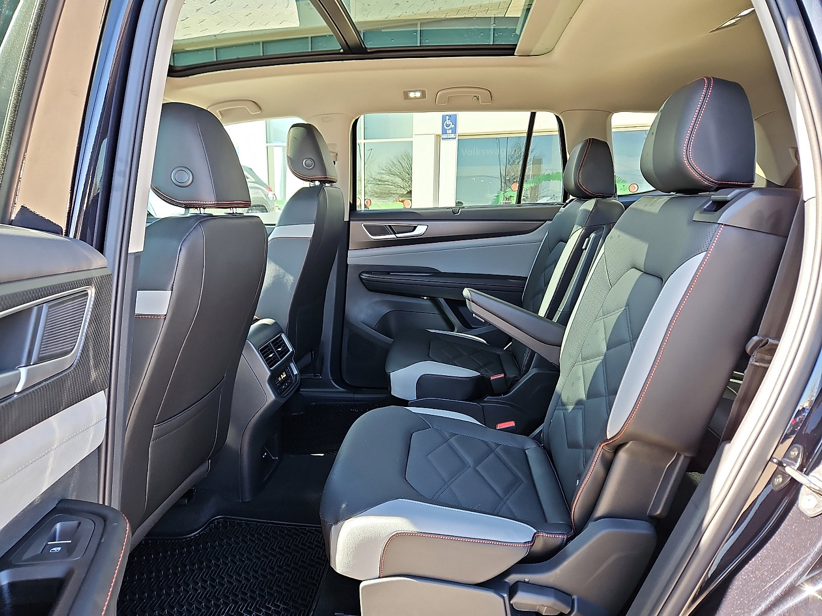 New 2026 Volkswagen Atlas Peak Edition image 12