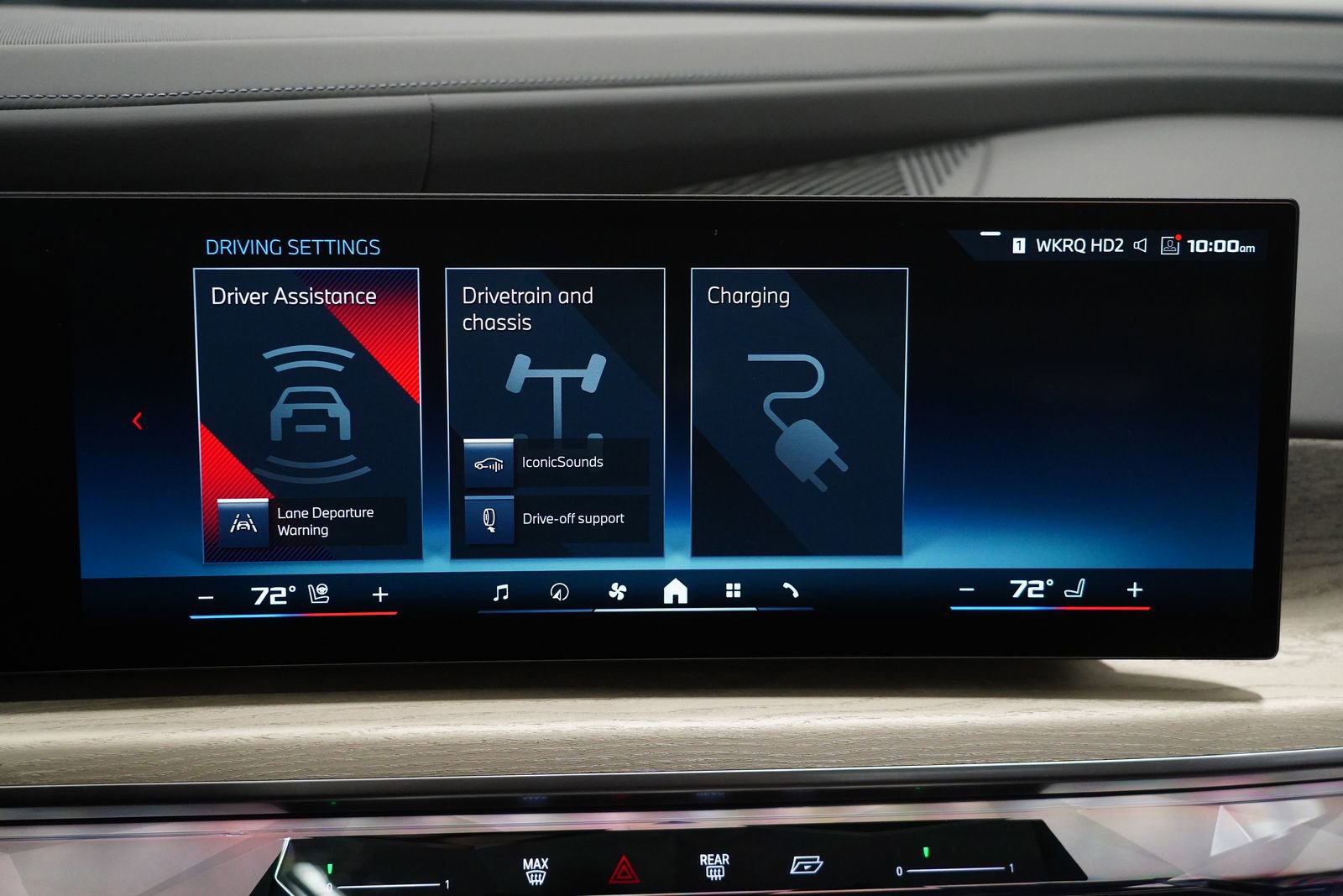 Used 2025 BMW i7 M70 w/ Executive Package image 24