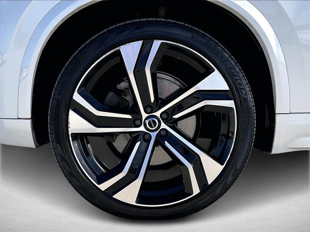 Used 2020 Volvo XC90 T5 R-Design image 10