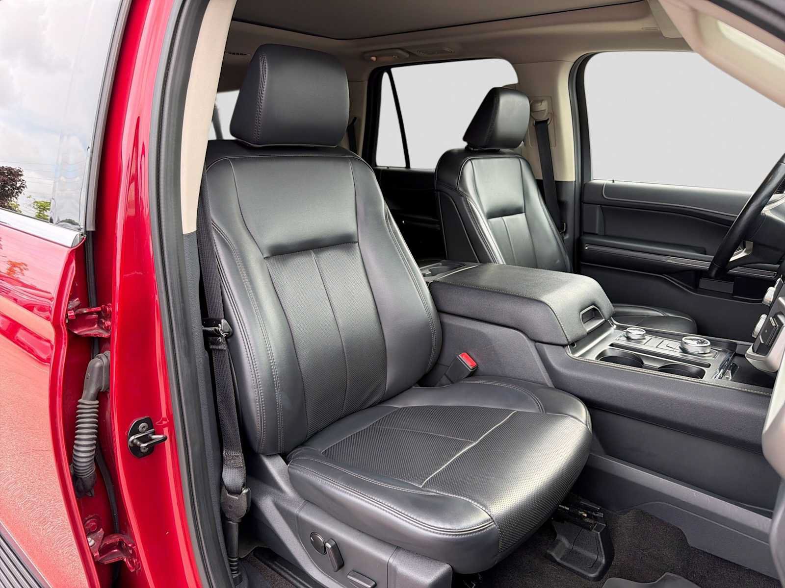 Used 2022 Ford Expedition Max XLT AWD/4WD image 23
