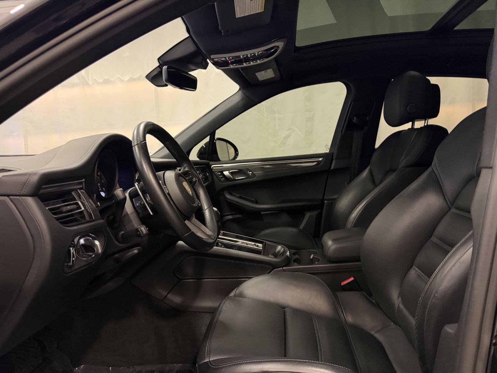 Certified 2023 Porsche Macan GTS image 5