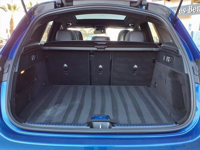 Used 2025 Mercedes-Benz GLC 300 image 23