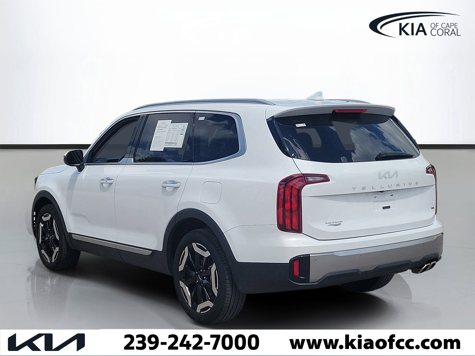 Certified 2025 Kia Telluride S AWD/4WD image 4