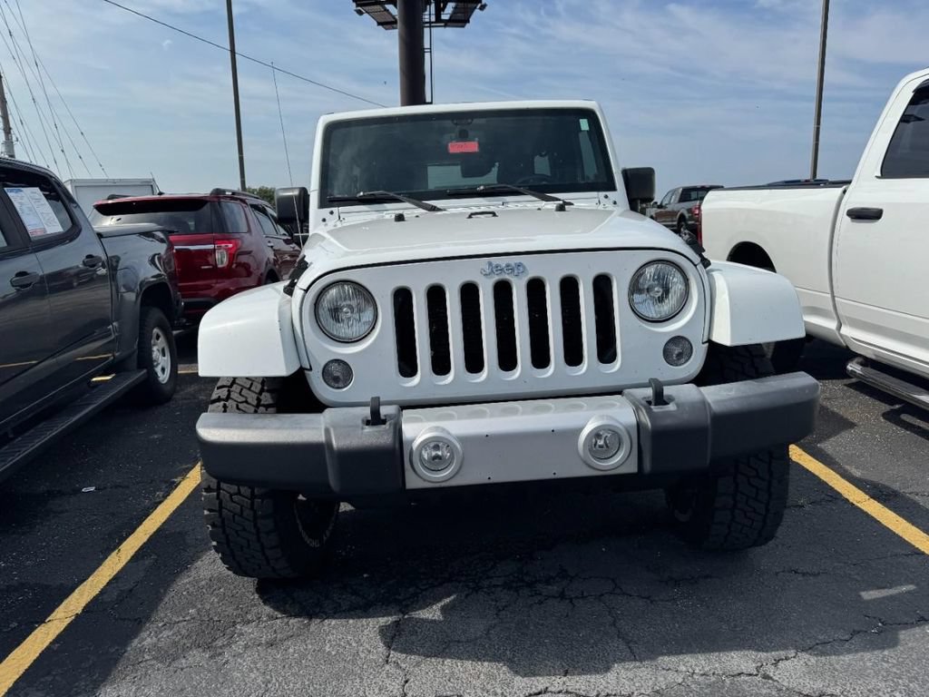 Used 2015 Jeep Wrangler Unlimited Sahara AWD/4WD image 3