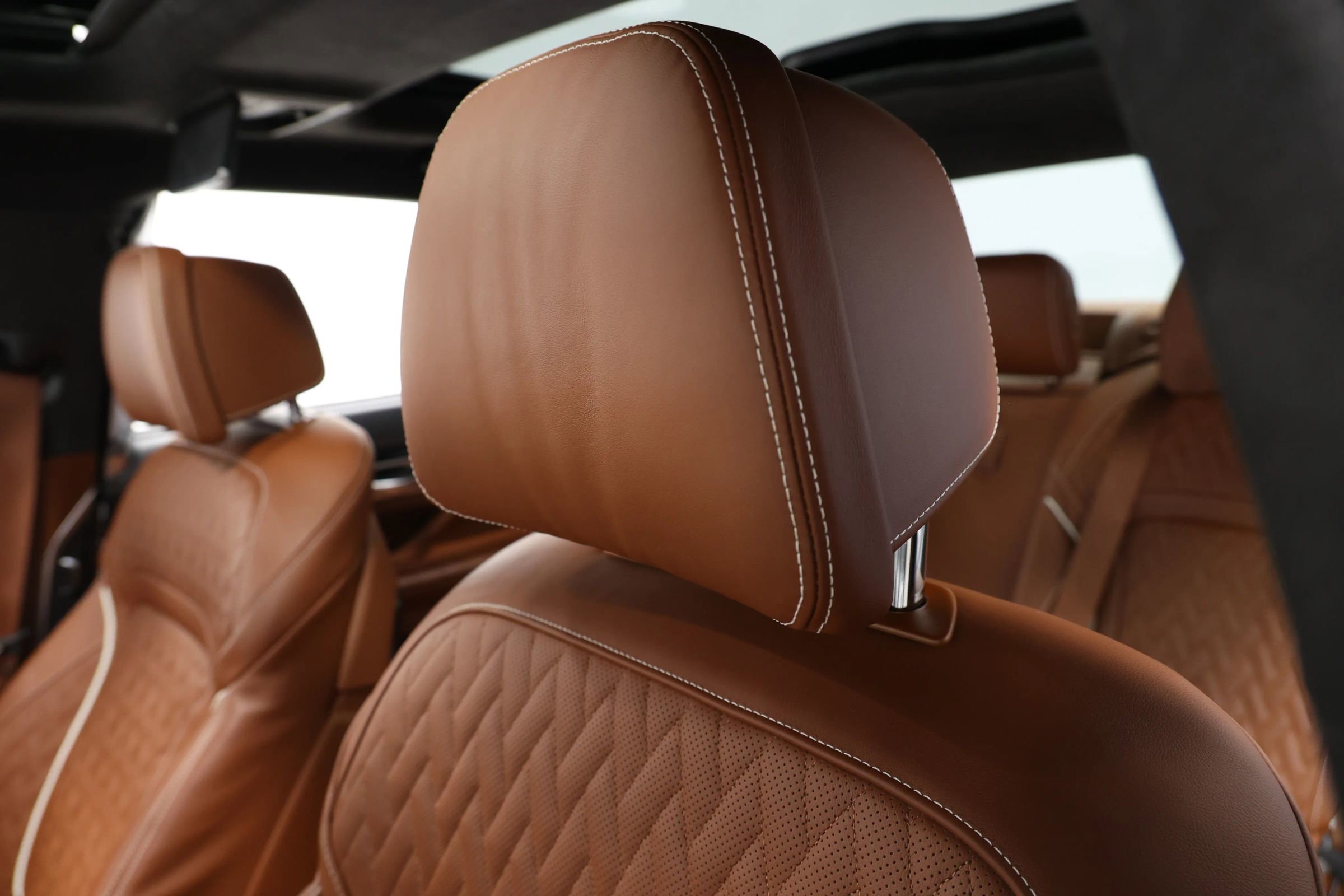 Used 2022 BMW M760i xDrive w/ Luxury Rear Seating Package image 18