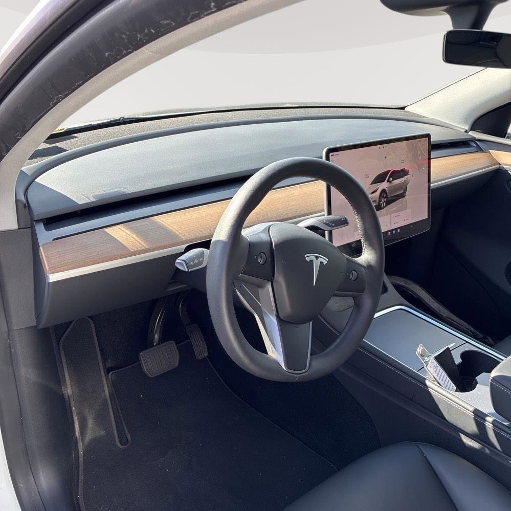 Used 2023 Tesla Model Y Long Range image 11