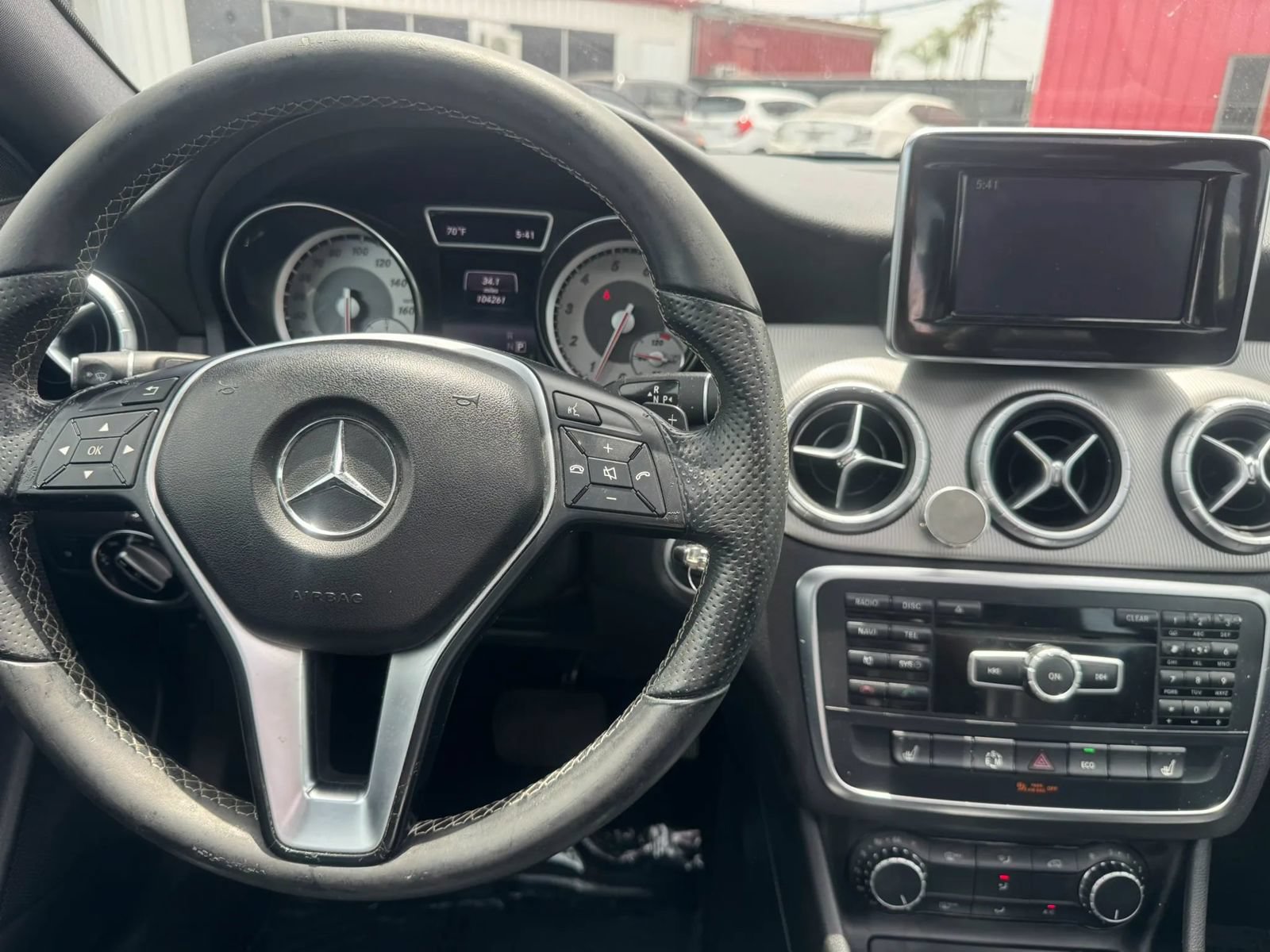 Used 2014 Mercedes-Benz CLA 250 image 28