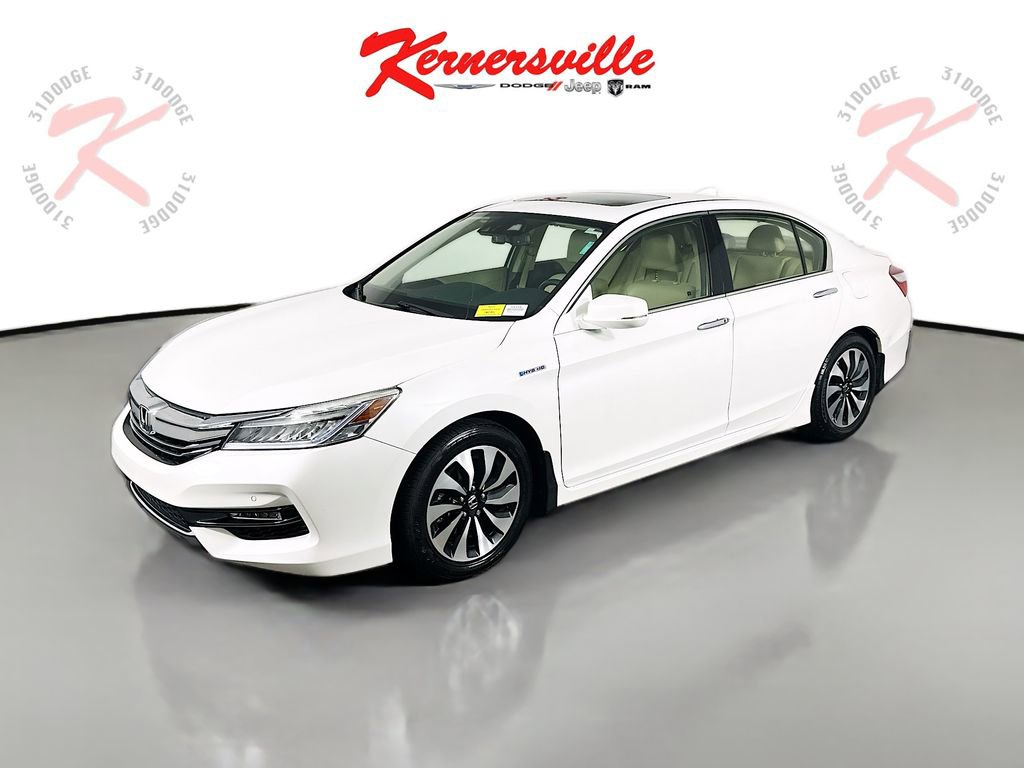 Used 2017 Honda Accord Touring image 3