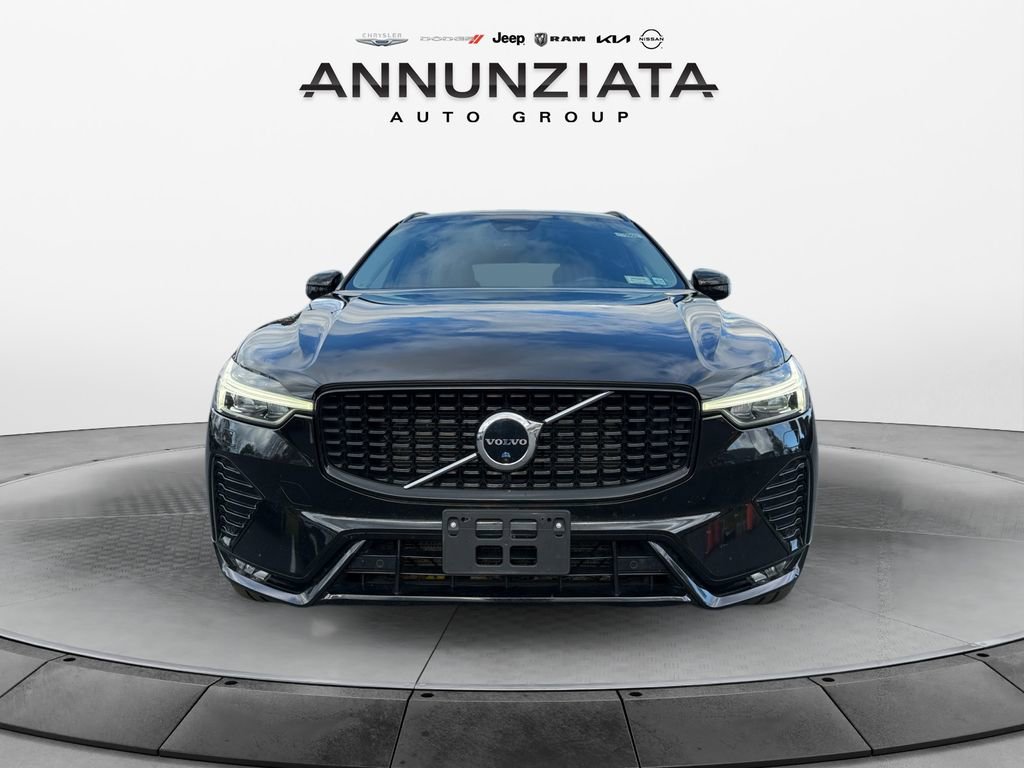 Used 2023 Volvo XC60 B6 Ultimate w/ Protection Package Premier image 8