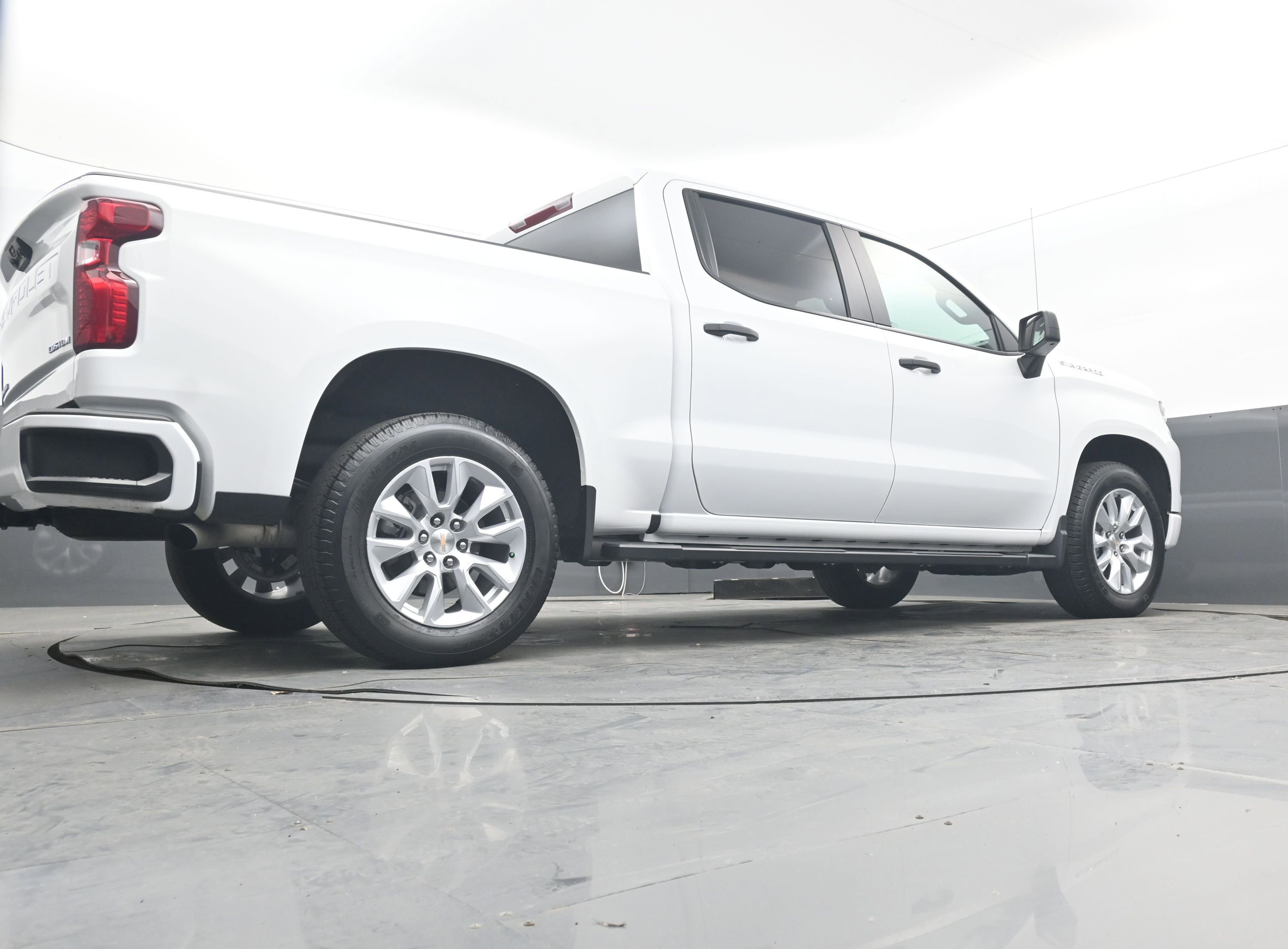Certified 2026 Chevrolet Silverado 1500 Custom RWD image 30