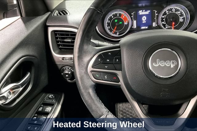 Used 2019 Jeep Cherokee Latitude Plus w/ Cold Weather Group AWD/4WD image 15