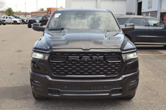 New 2026 RAM 1500 Express AWD/4WD image 3