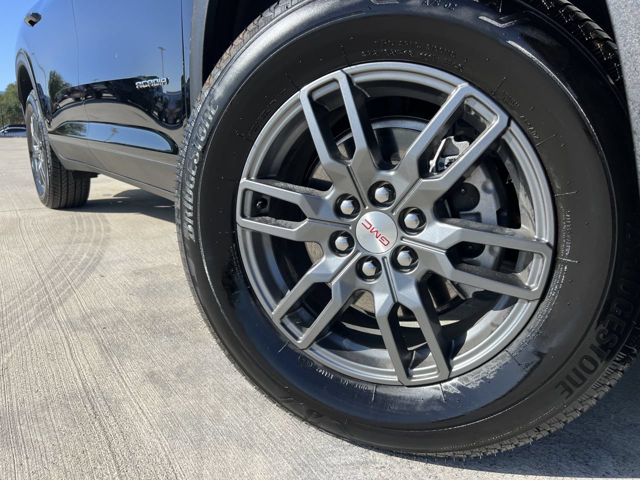 Used 2026 GMC Acadia Elevation FWD image 6