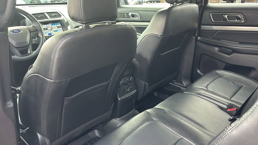 Used 2018 Ford Explorer XLT w/ Equipment Group 202A image 31