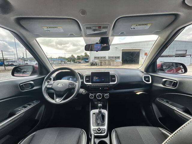 Used 2023 Hyundai Venue Limited w/ Cargo Package FWD image 20