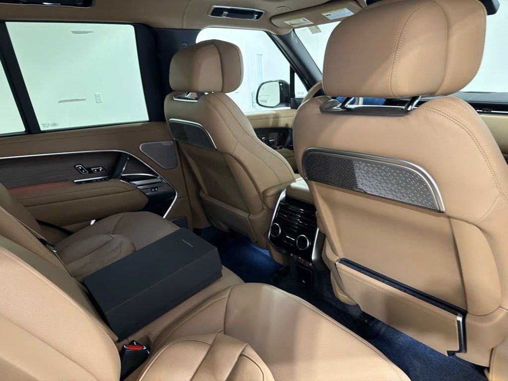 Certified 2026 Land Rover Range Rover Autobiography AWD/4WD image 27