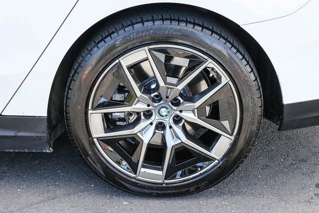 Used 2024 BMW i5 eDrive40i RWD image 8