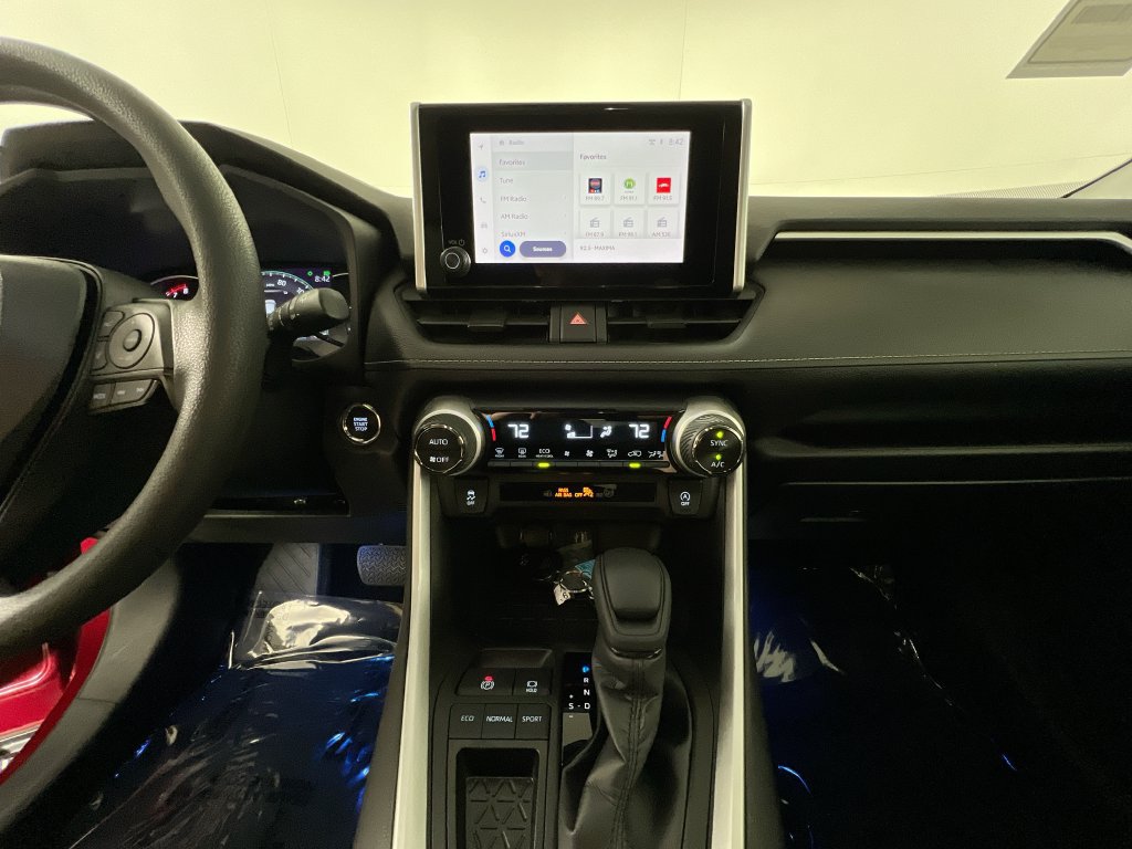 Used 2023 Toyota RAV4 XLE FWD image 22