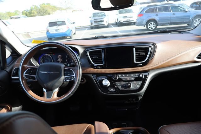 Used 2019 Chrysler Pacifica Limited w/ Advanced Safetytec Group image 9