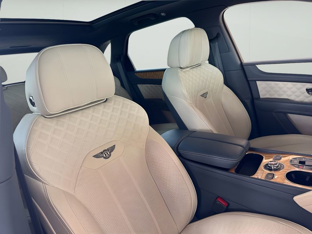 Used 2021 Bentley Bentayga image 16