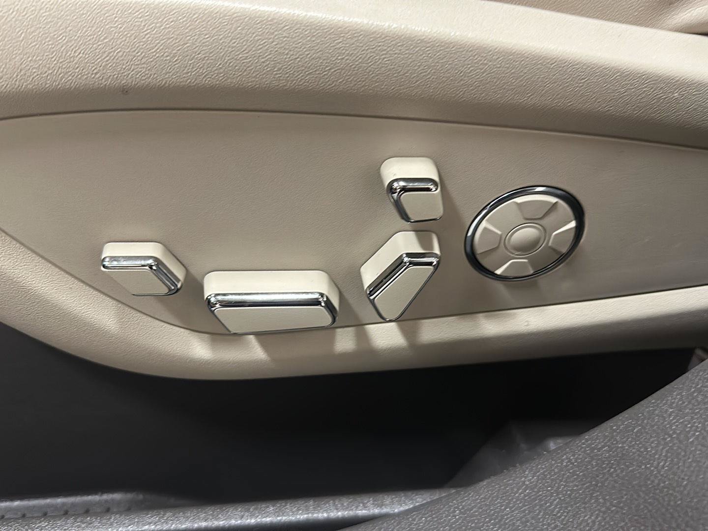Used 2020 Lincoln Nautilus Reserve w/ Equipment Group 202A AWD/4WD image 16