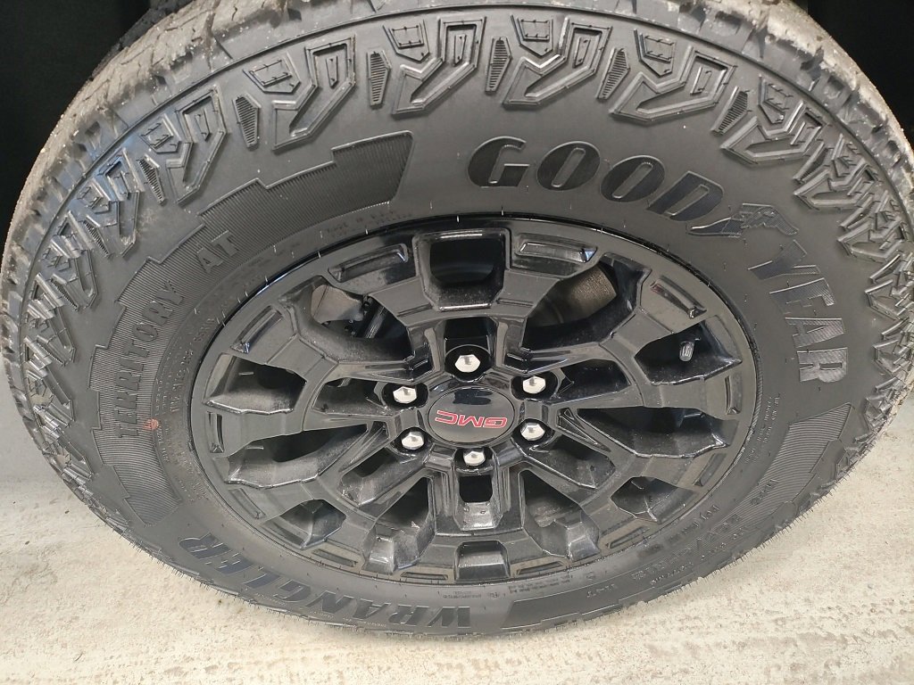 New 2026 GMC Canyon Elevation w/ Convenience Package image 3