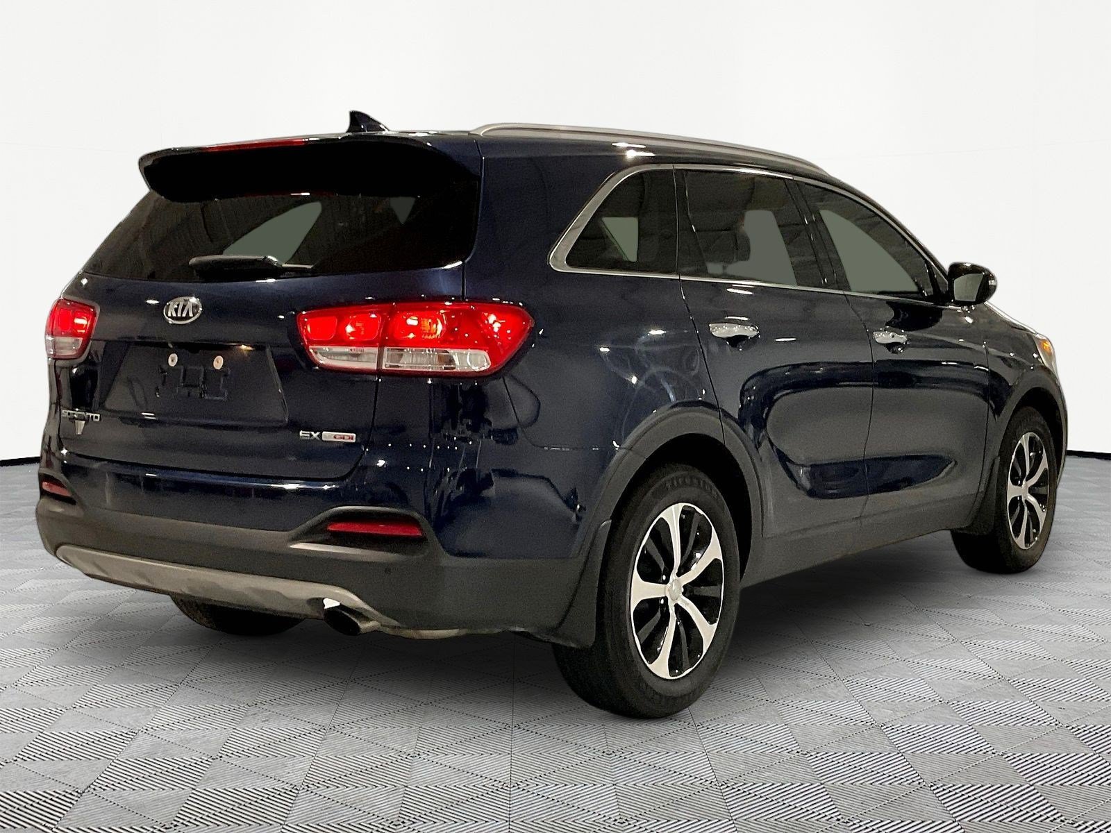 Used 2018 Kia Sorento EX FWD image 6
