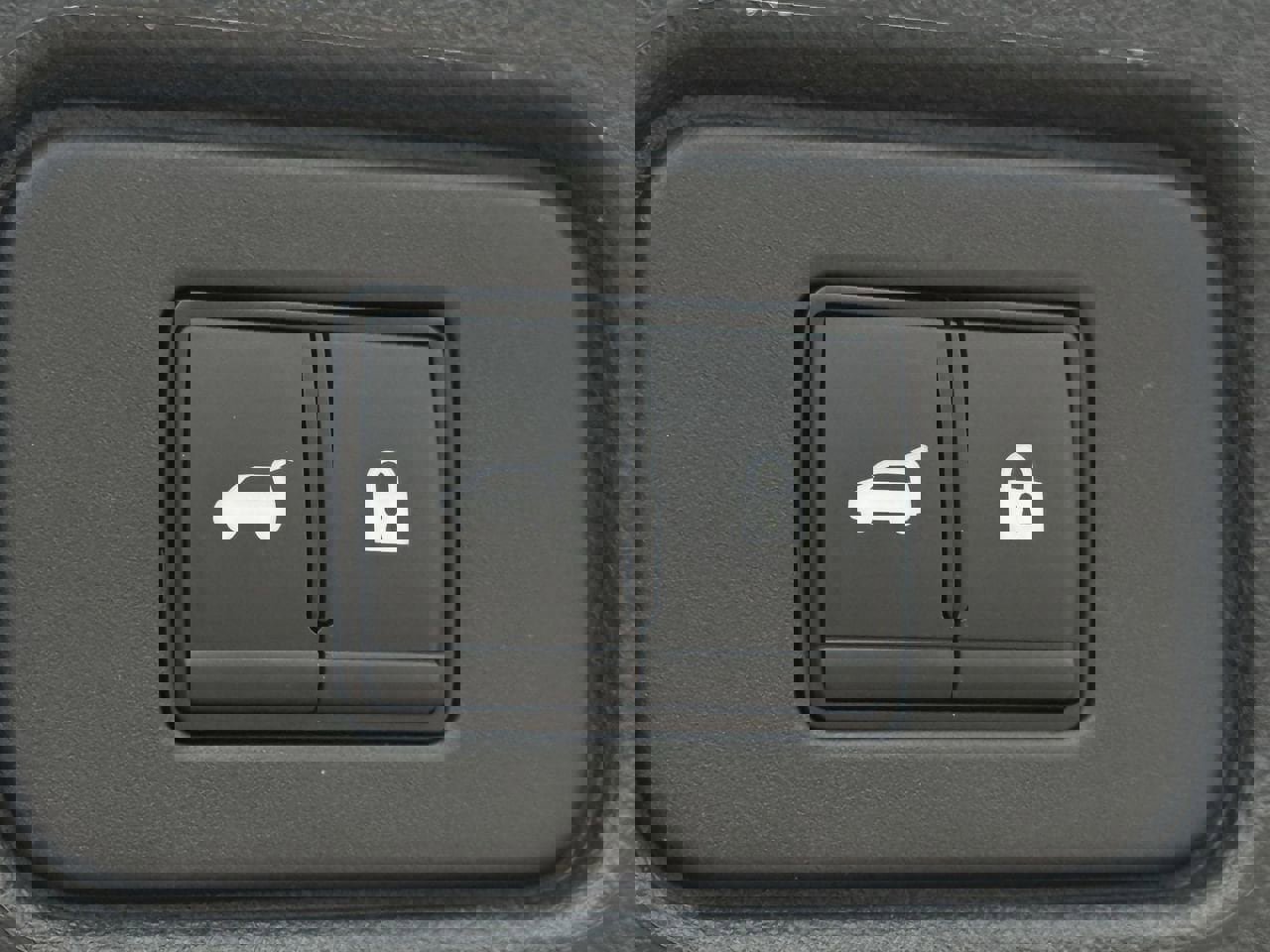 Used 2025 Nissan Pathfinder SV image 27