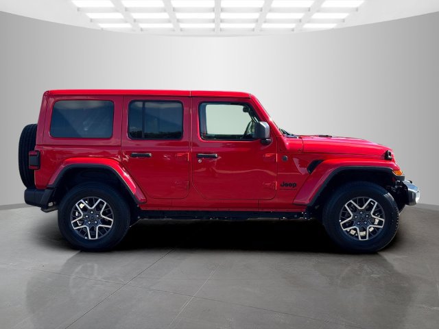 Certified 2025 Jeep Wrangler Unlimited Sahara AWD/4WD image 8