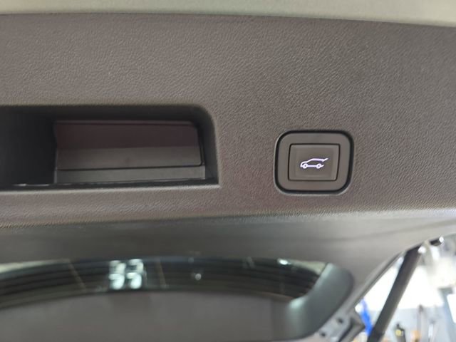 New 2026 Chevrolet Traverse RS w/ LPO, Floor Liner Package image 17