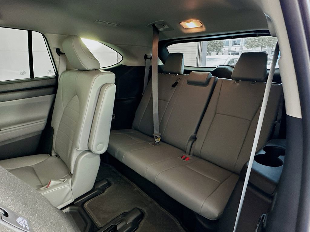 Certified 2026 Toyota Highlander XLE image 28