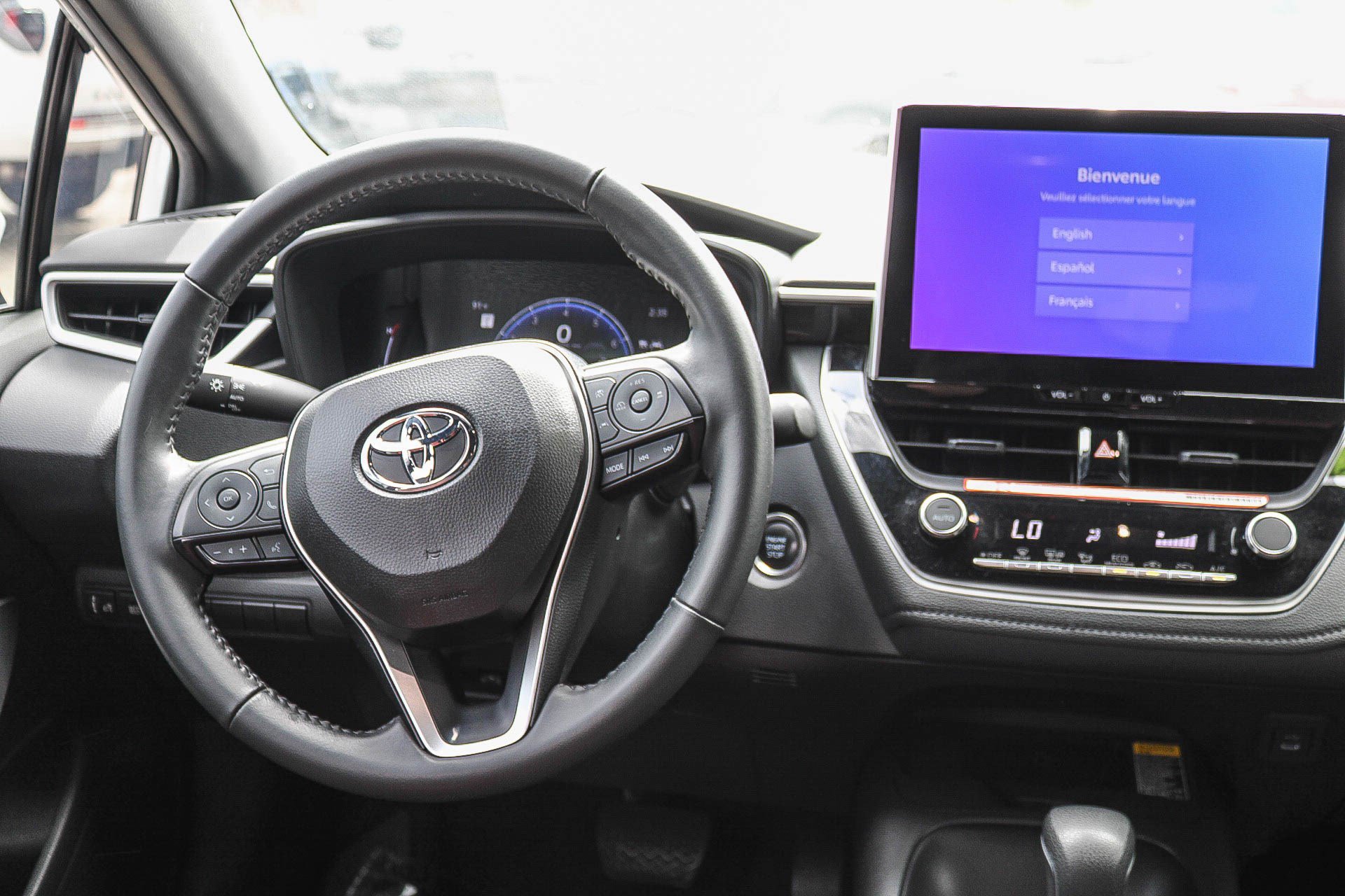 Certified 2025 Toyota Corolla SE w/ SE Premium Package FWD image 15