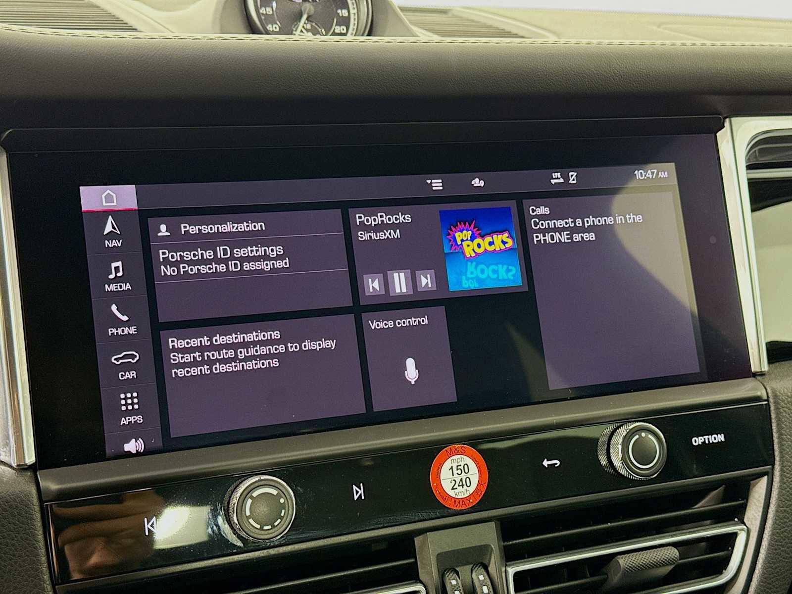 Certified 2025 Porsche Macan T image 18