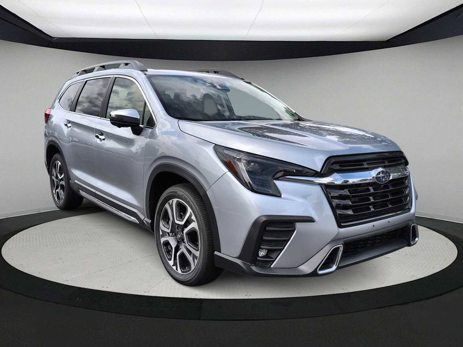 Used 2023 Subaru Ascent Touring AWD/4WD image 2