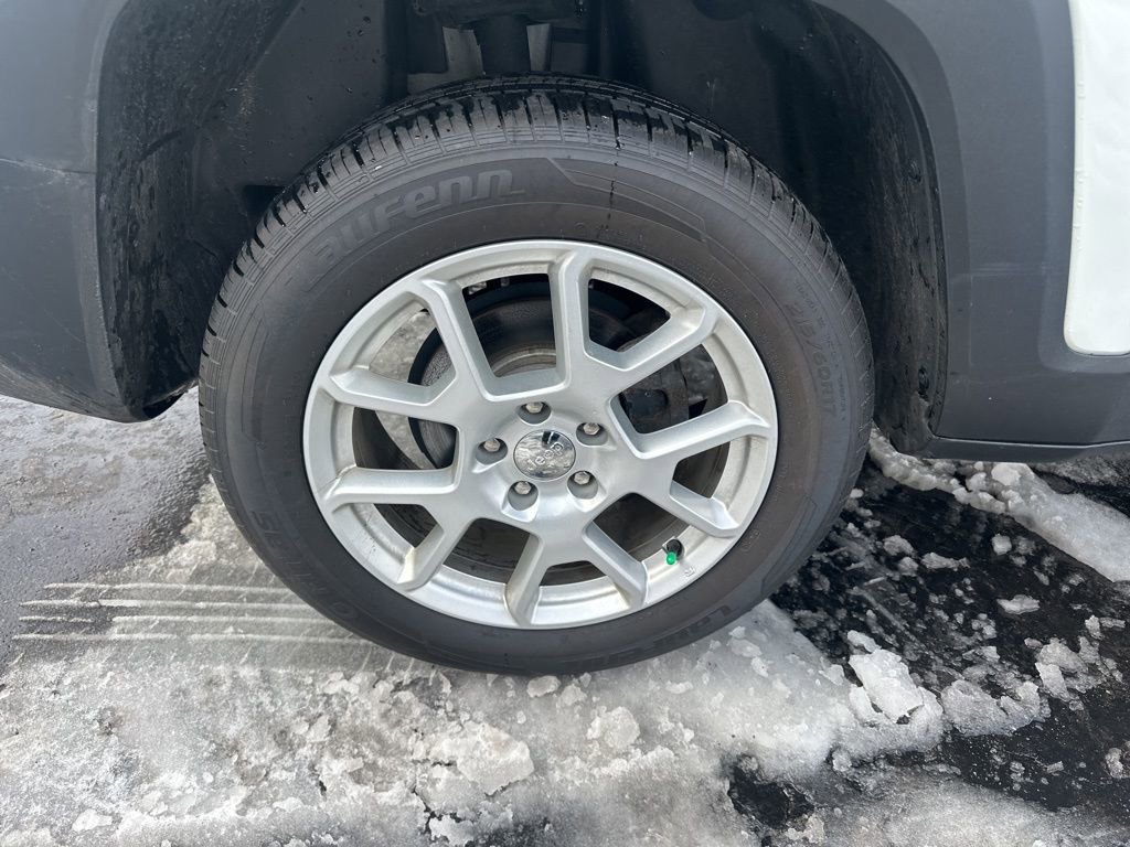 Used 2023 Jeep Renegade Latitude image 39