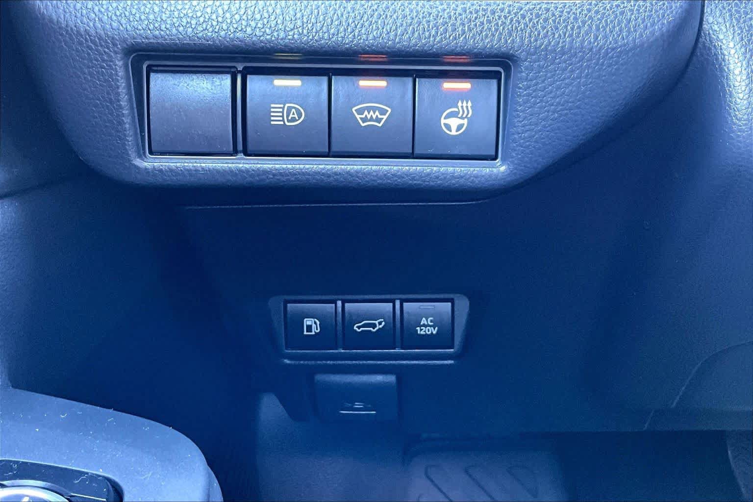 Used 2023 Toyota Prius Prime Premium FWD image 33