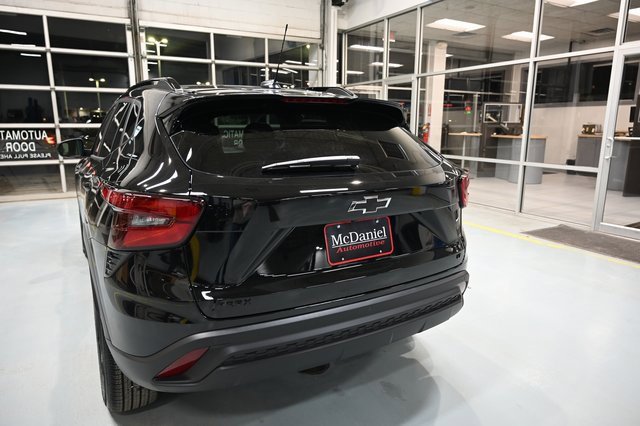 New 2026 Chevrolet Trax LT w/ Driver Confidence Package image 6
