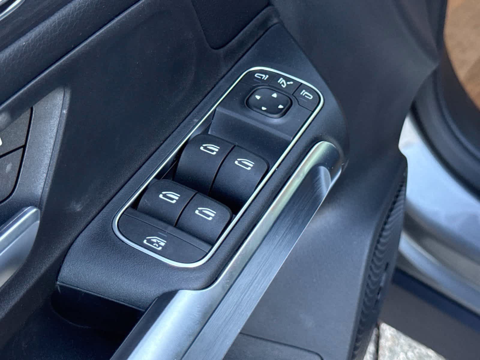 New 2026 Mercedes-Benz GLB 250 4MATIC image 17