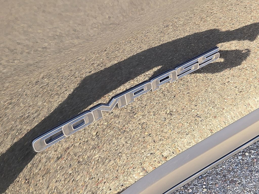 Used 2024 Jeep Compass Trailhawk image 12