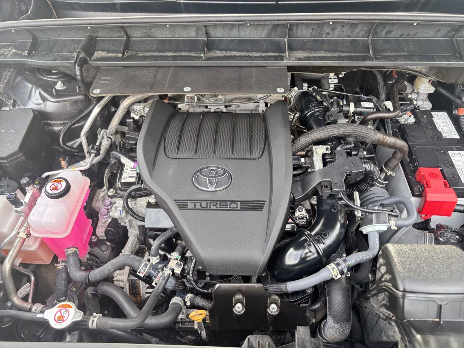 Used 2025 Toyota Highlander LE FWD image 34