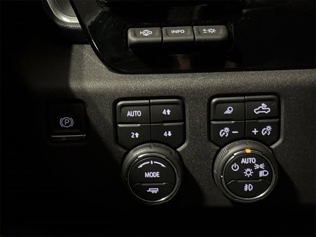 Used 2024 Chevrolet Silverado 1500 High Country image 18