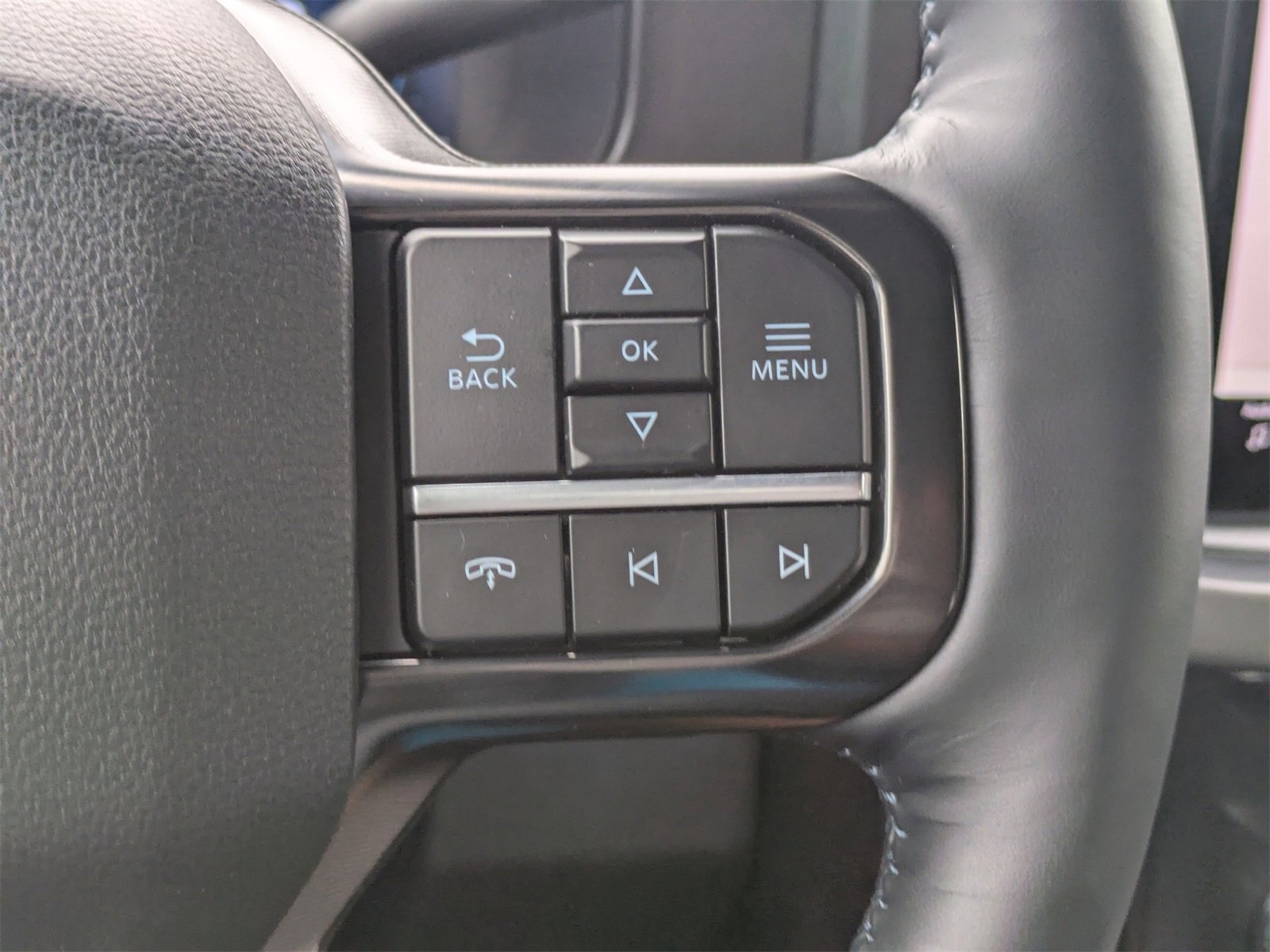 New 2025 Ford F250 Platinum w/ FX4 Off-Road Package image 32