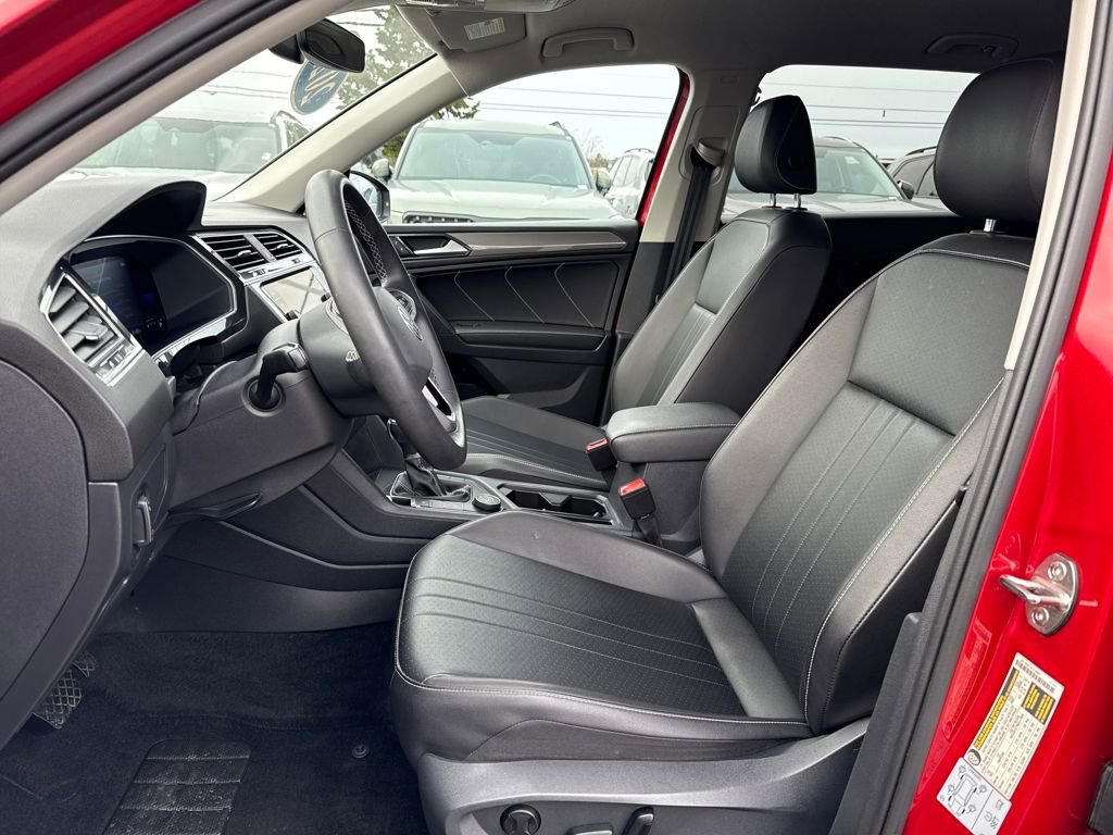 Used 2022 Volkswagen Tiguan SE image 16