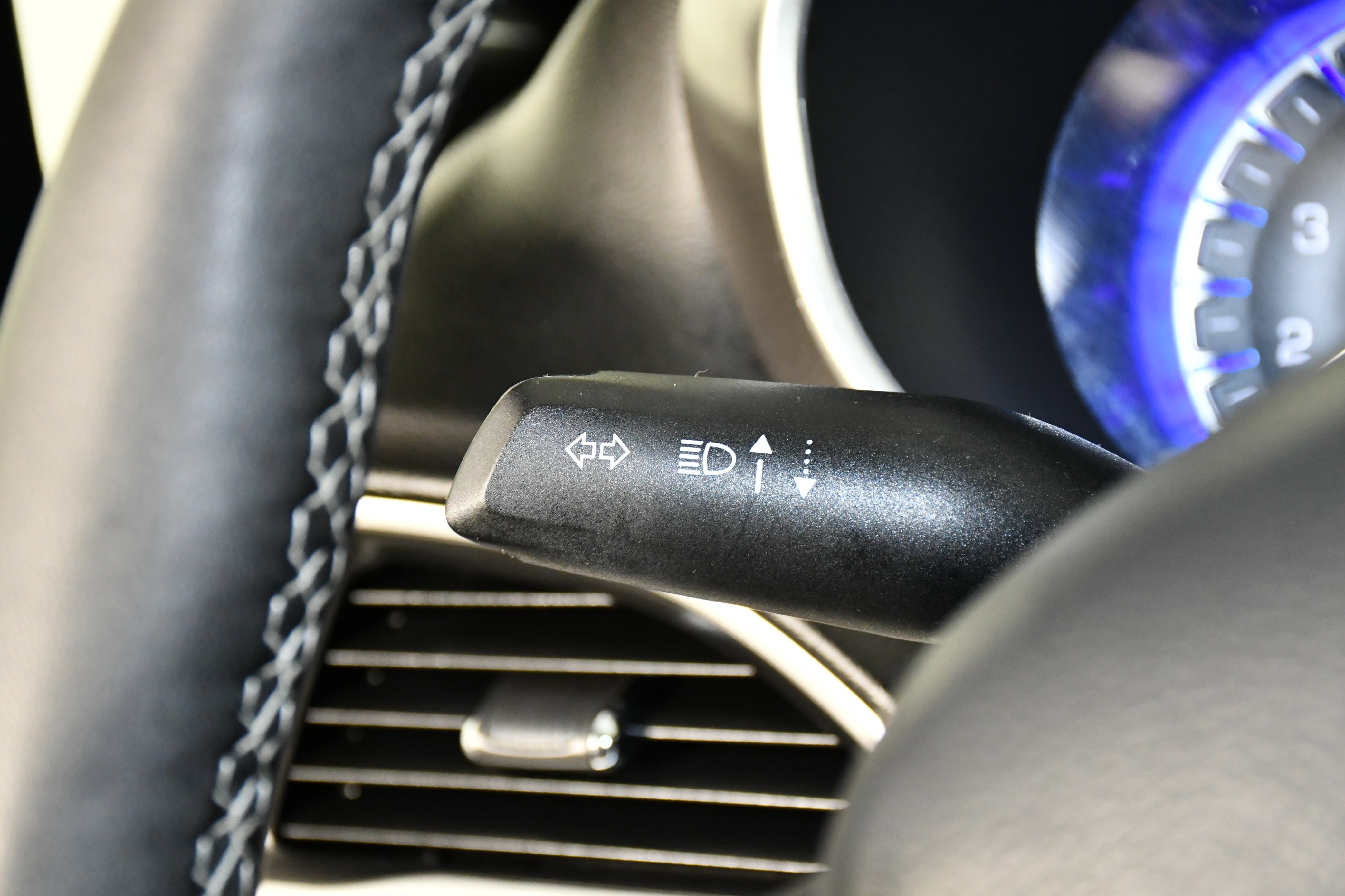 Used 2025 Chrysler Pacifica Select image 22