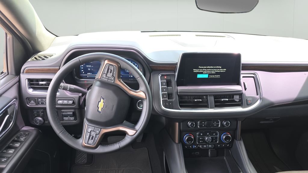 Used 2024 Chevrolet Suburban High Country AWD/4WD image 8