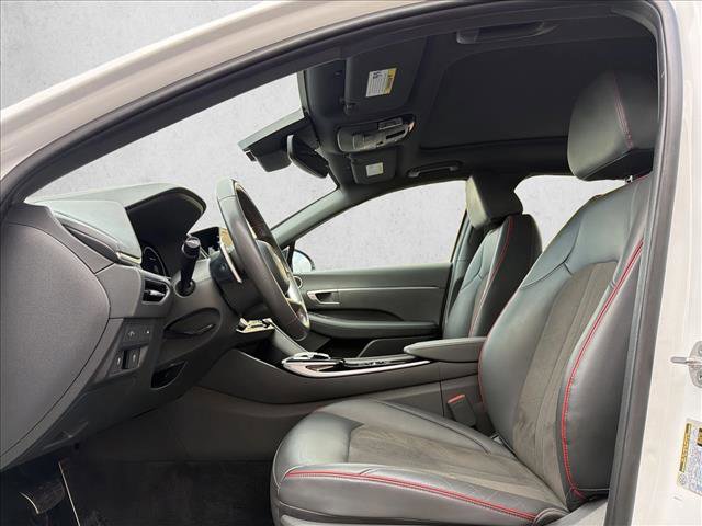 Used 2023 Hyundai Sonata SEL Plus image 11