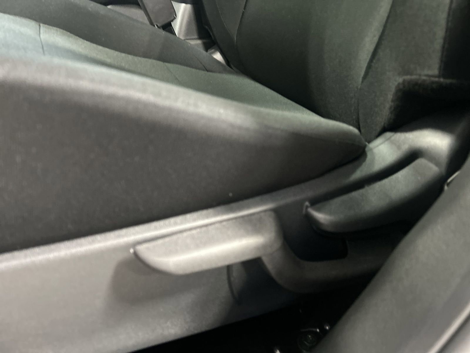 Certified 2025 Nissan Kicks Play S FWD image 28