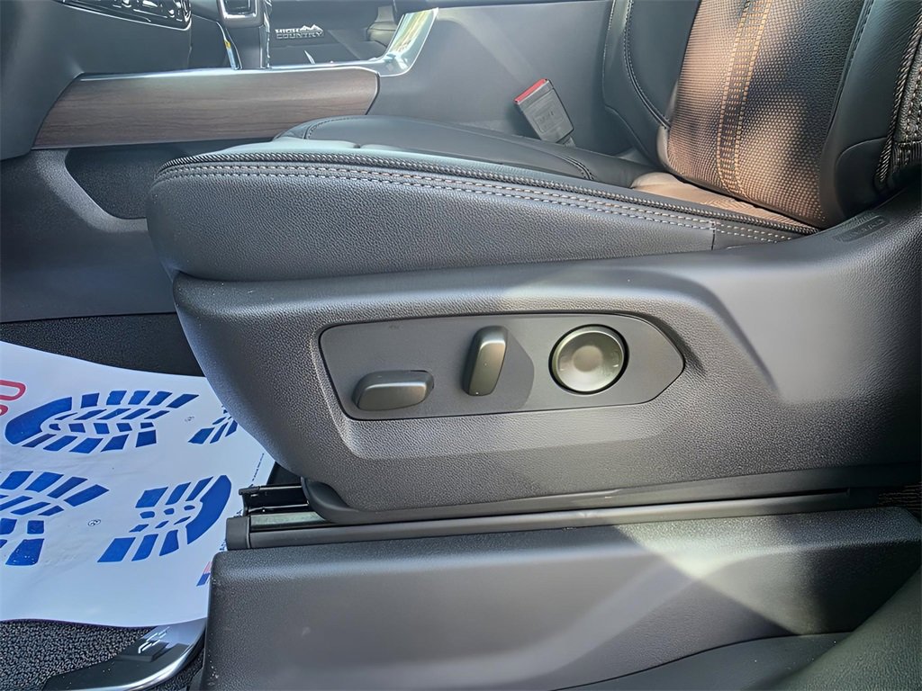 New 2026 Chevrolet Silverado 1500 High Country w/ Midnight Edition image 23